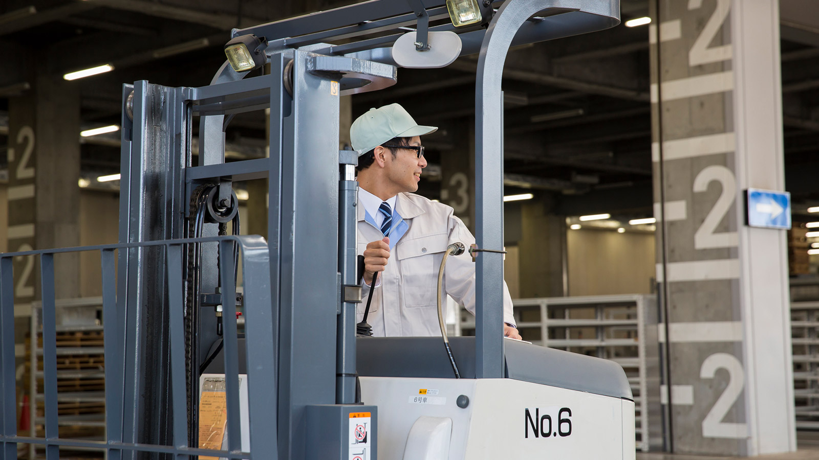 フォークリフト作業が活かせる仕事は？向いている人や実態、メリットをご紹介